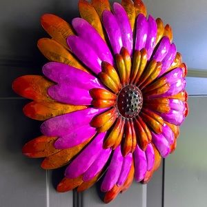 NWOT! Metal flower door/ wall hanger